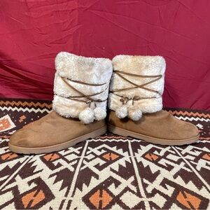 Makalu Tau Boots Faux Fur Fold Over Style Lined Winter Booties Women Size 11